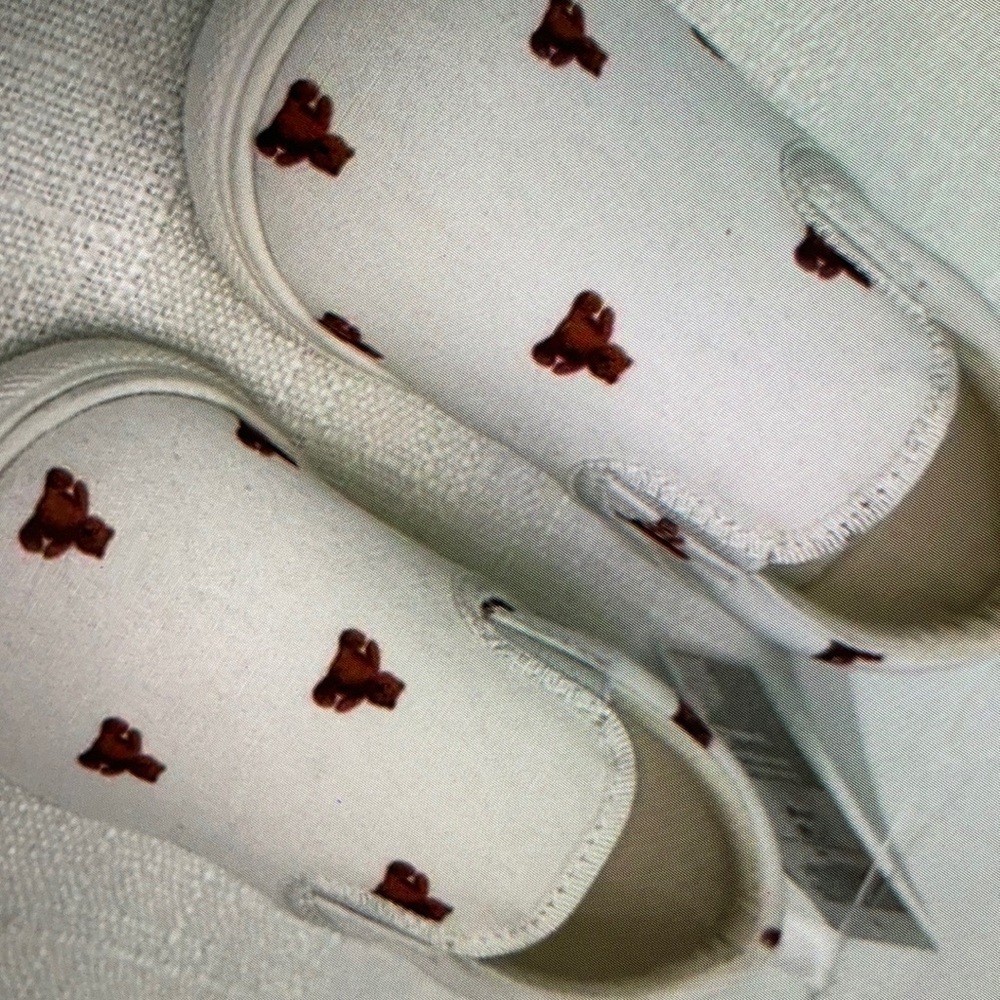 Charming design kids slip on shoes